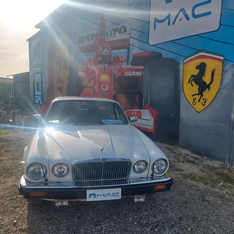 Jaguar XJ