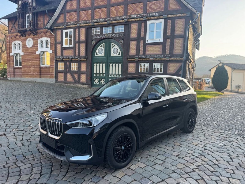 BMW iX1