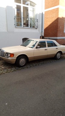 Mercedes-Benz 300 1989