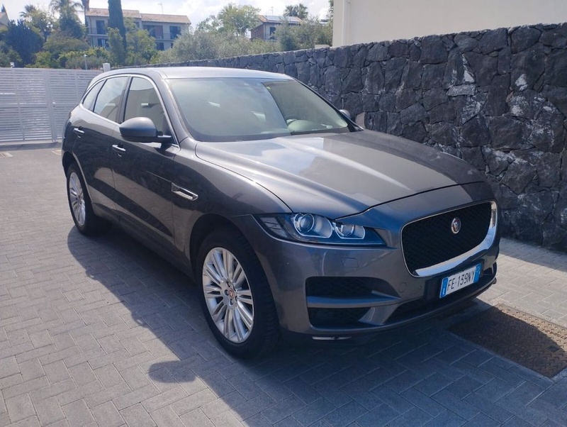 Jaguar F-Pace
