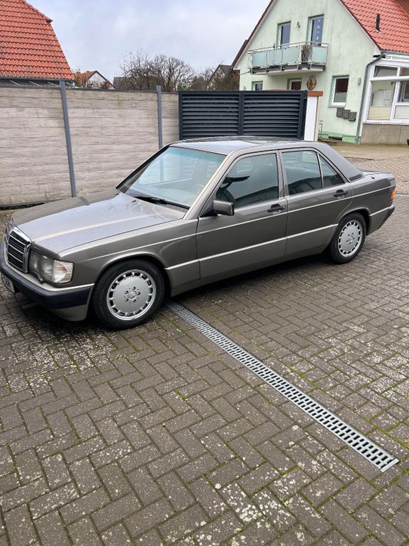 Mercedes-Benz 190