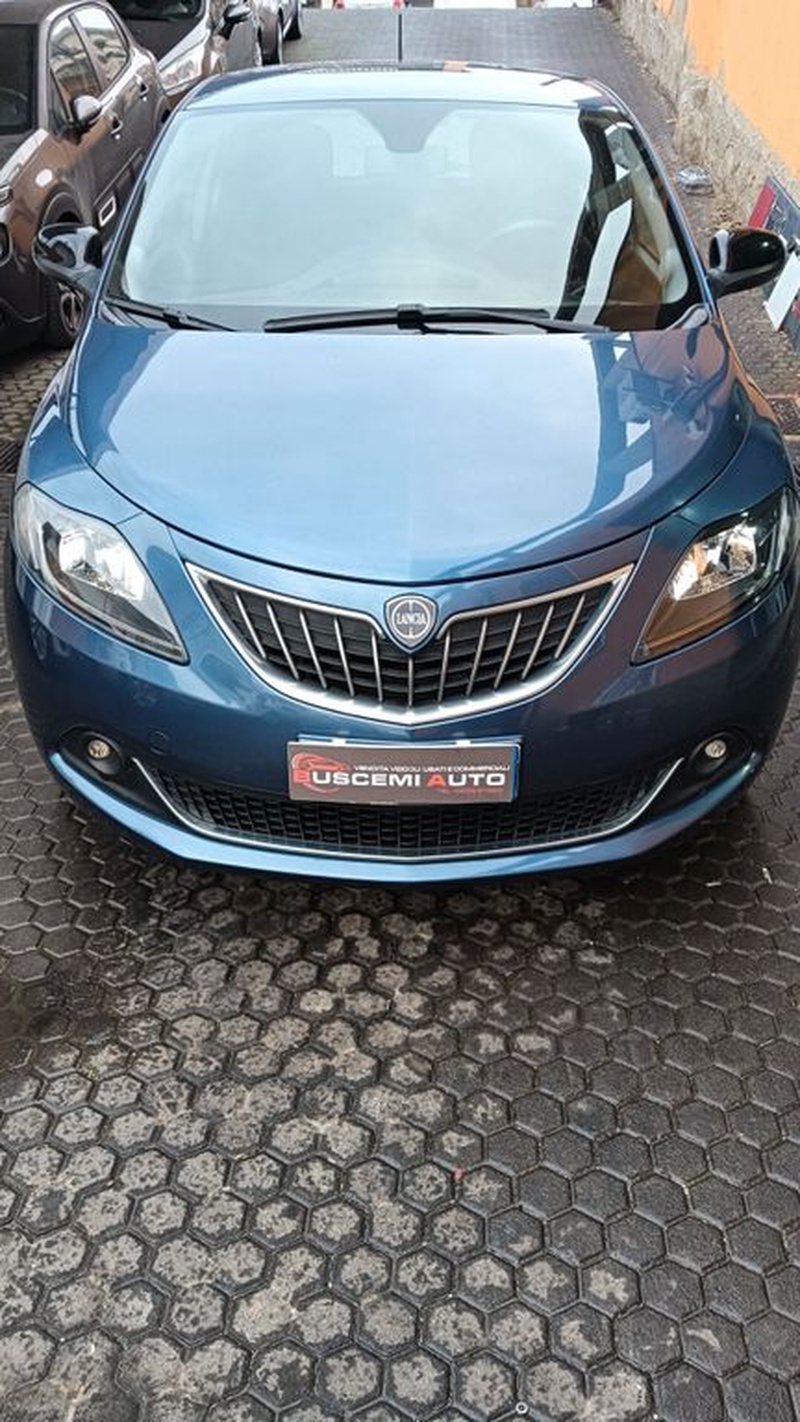 Lancia Ypsilon