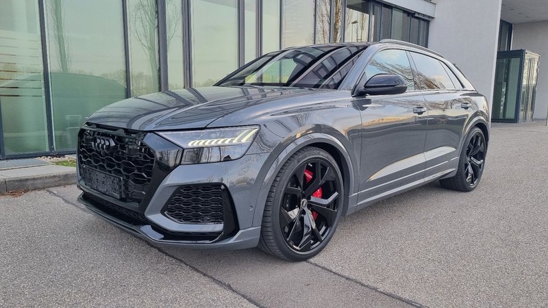 Audi RSQ8