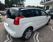 Peugeot 5008 2011