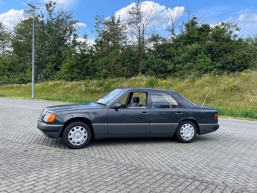 Mercedes-Benz 200 1992