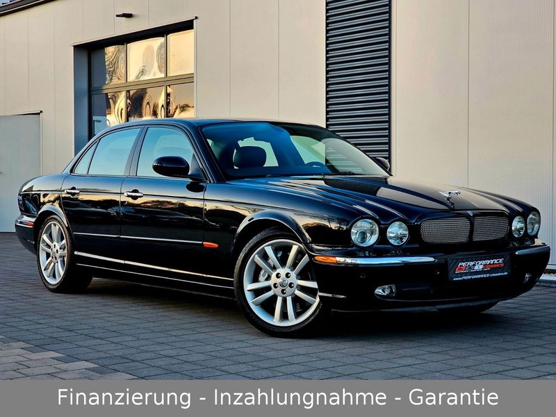 Jaguar XJR