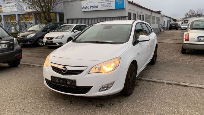 Opel Astra 2012