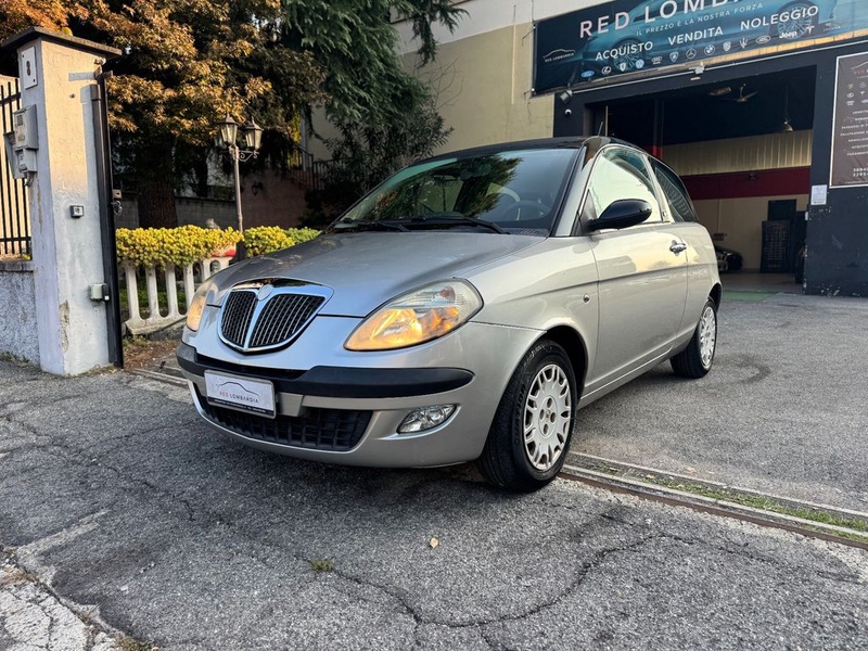 Lancia Ypsilon