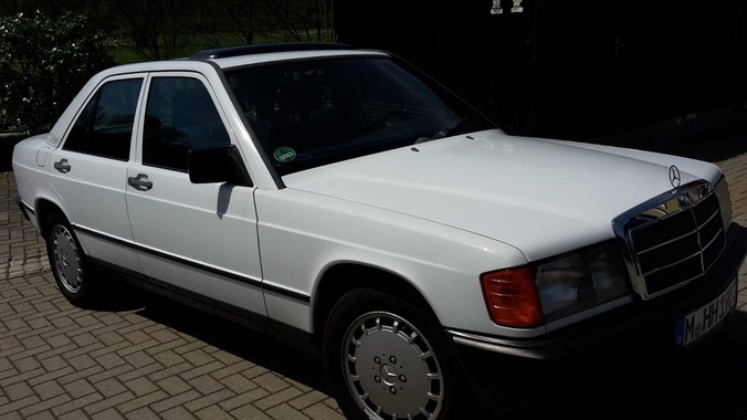Mercedes-Benz 190 1986