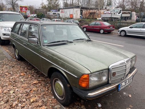 Mercedes-Benz 200 1983