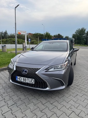 Lexus ES 2020