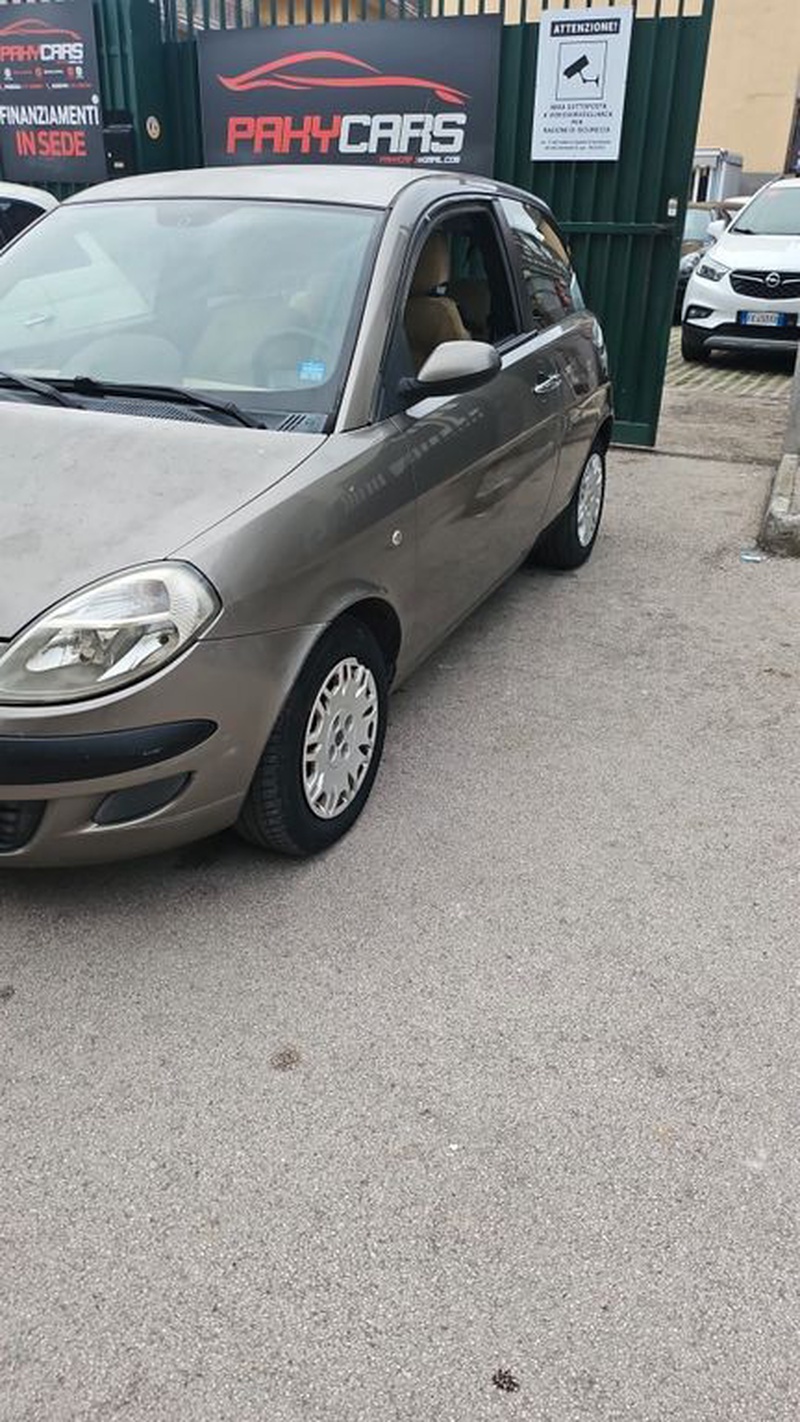 Lancia Ypsilon