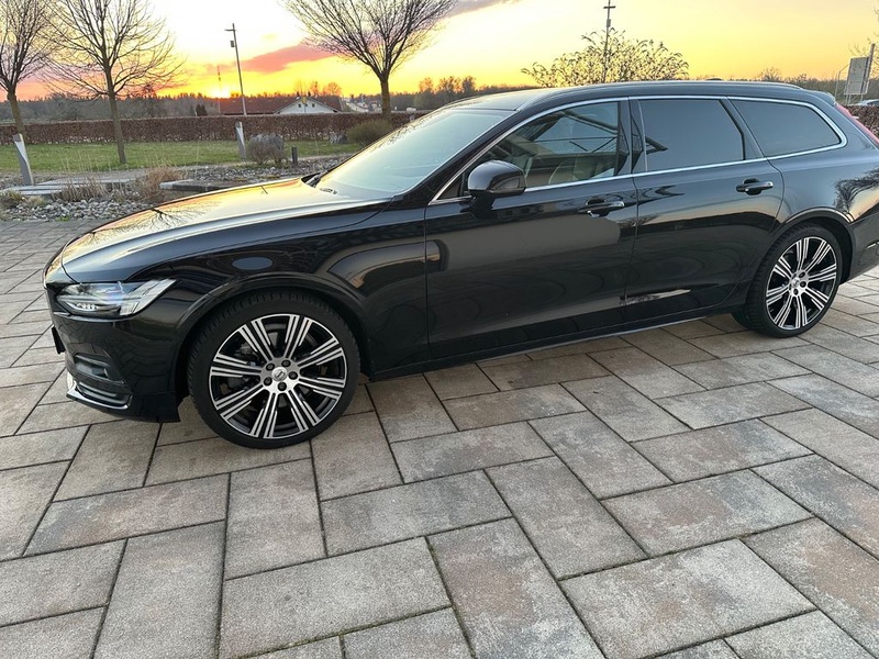Volvo V90
