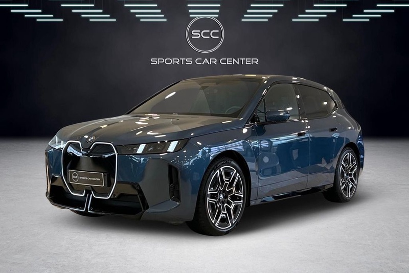 BMW iX