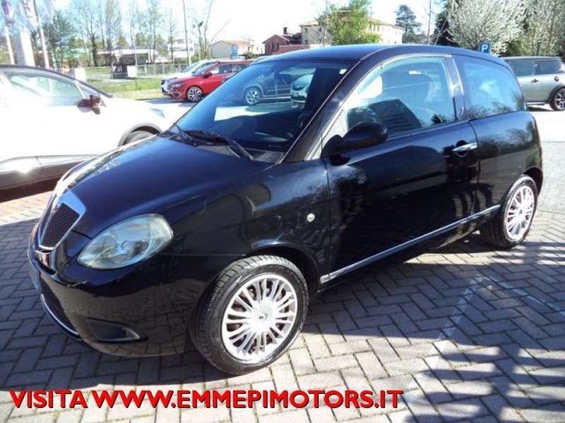 Lancia Ypsilon