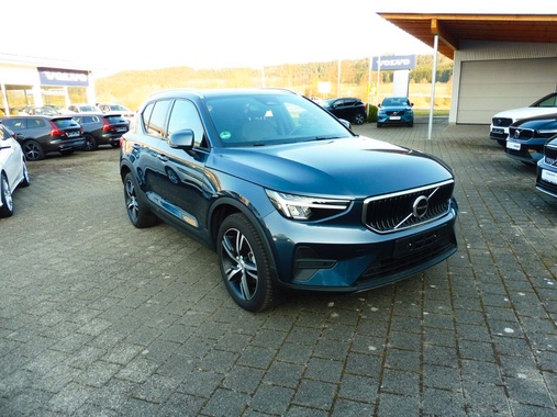 Volvo XC40 2025