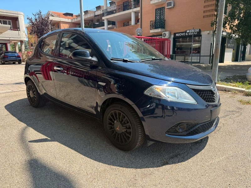 Lancia Ypsilon