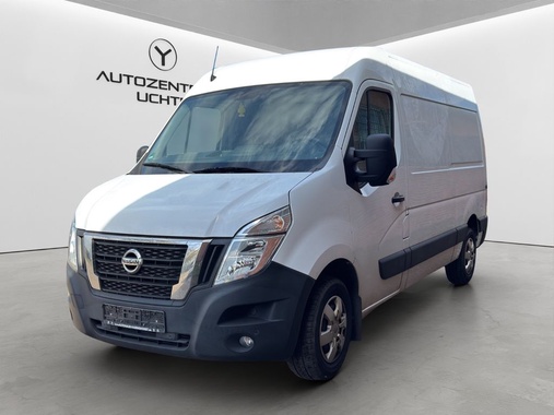 Nissan NV400 2022