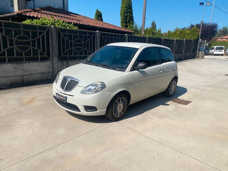Lancia Ypsilon