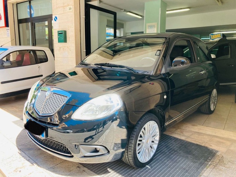 Lancia Ypsilon