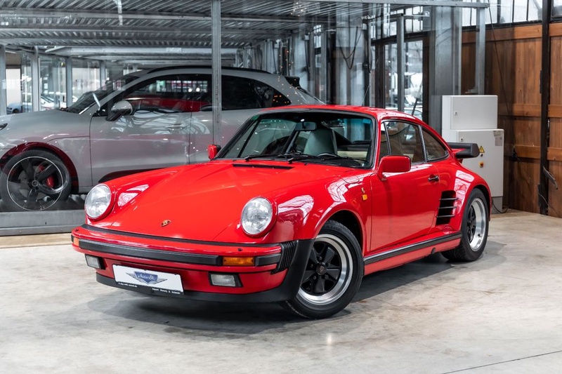 Porsche 930