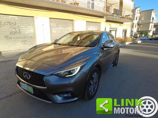 Infiniti Q30 2016