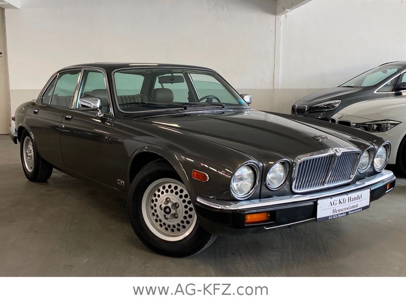 Jaguar XJ