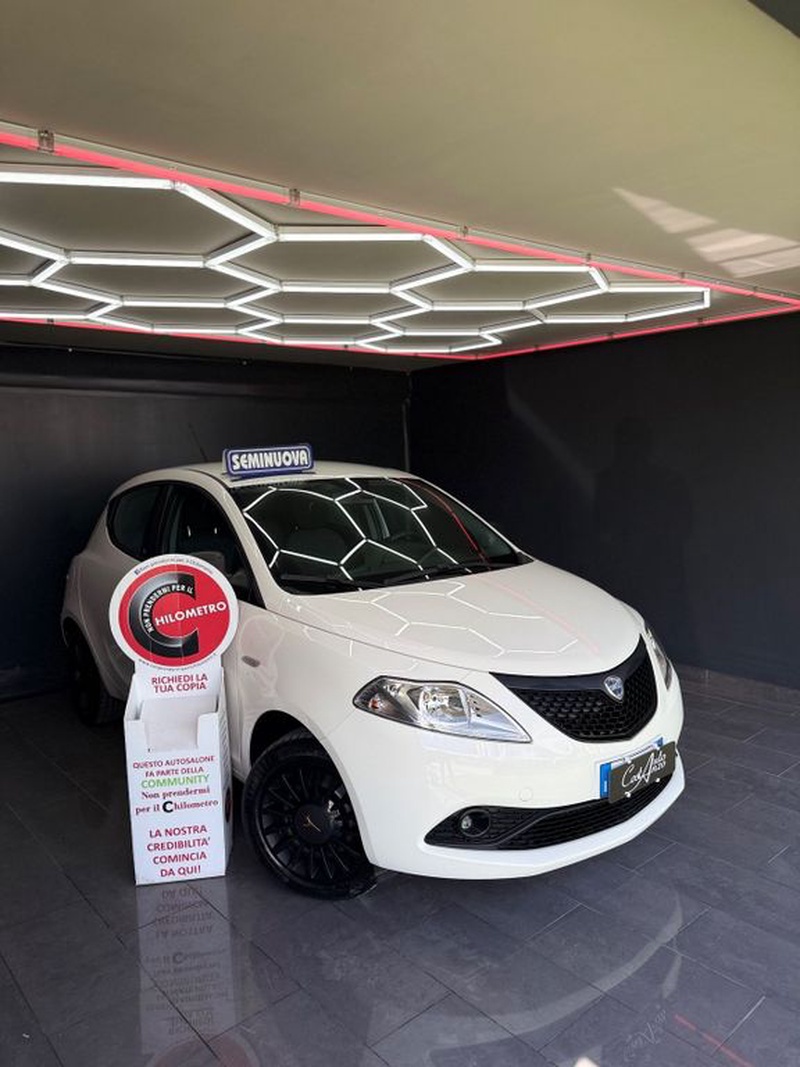 Lancia Ypsilon