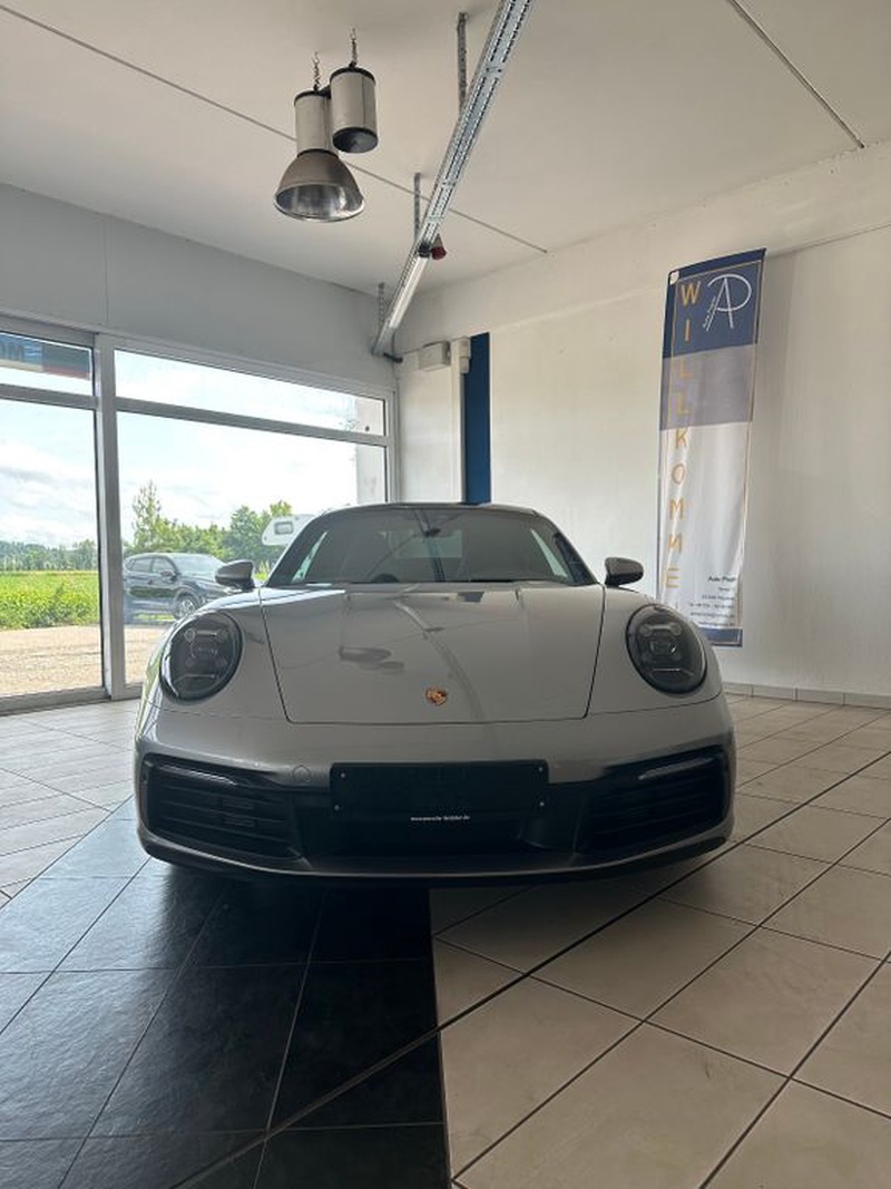 Porsche 992