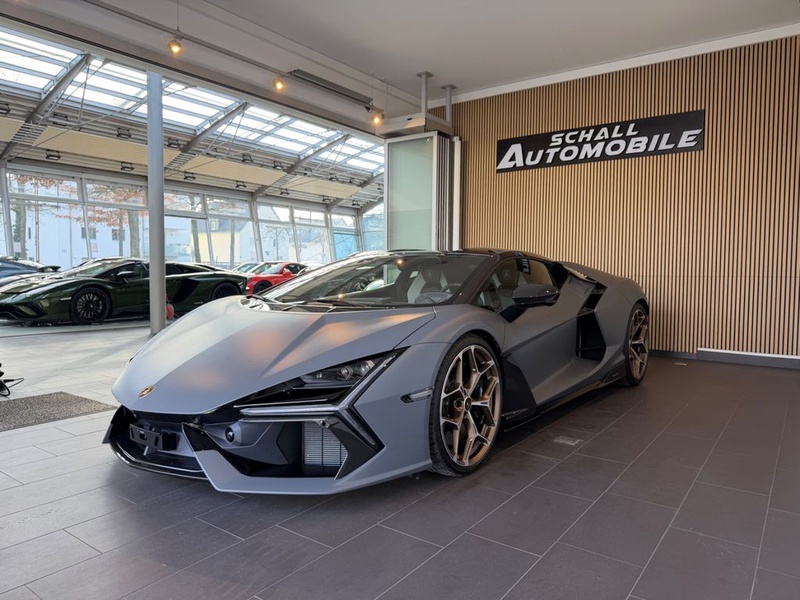 Lamborghini Revuelto