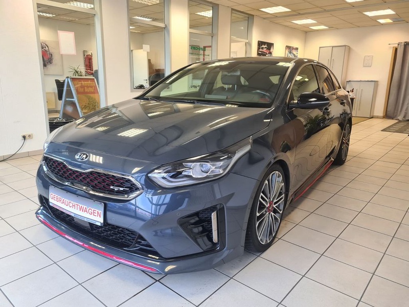Kia pro cee'd / ProCeed