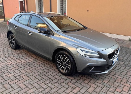 Volvo V40 2019