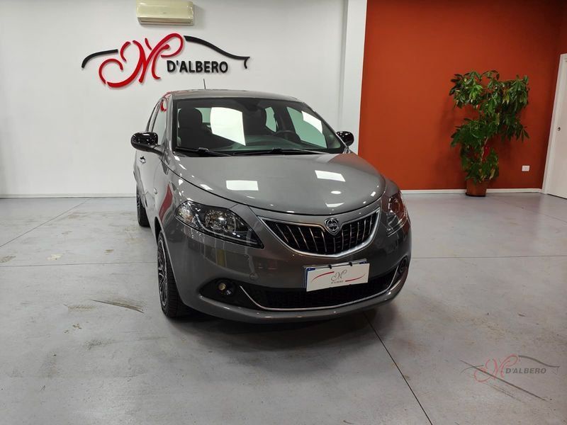 Lancia Ypsilon