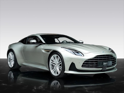Aston Martin DB12 2025