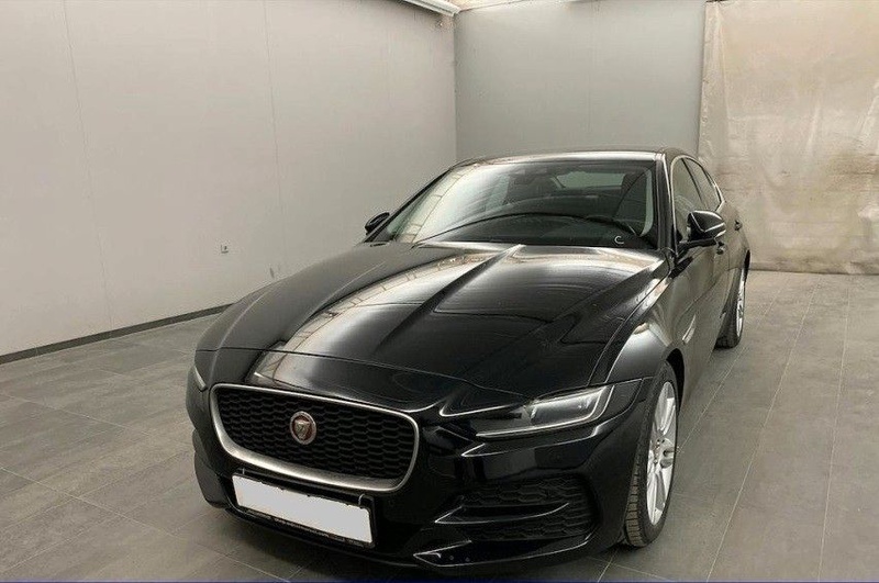 Jaguar XE