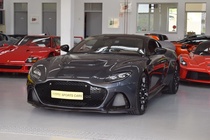 Aston Martin DBS 2023