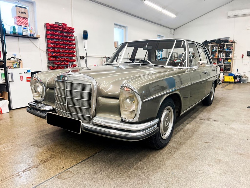 Mercedes-Benz 250