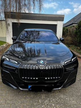 BMW i7 2024