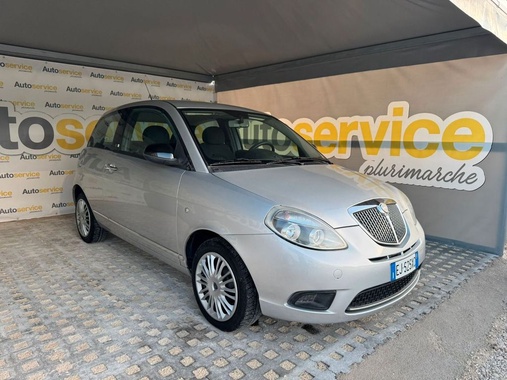 Lancia Ypsilon 2011