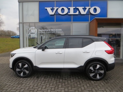 Volvo EX40 2025