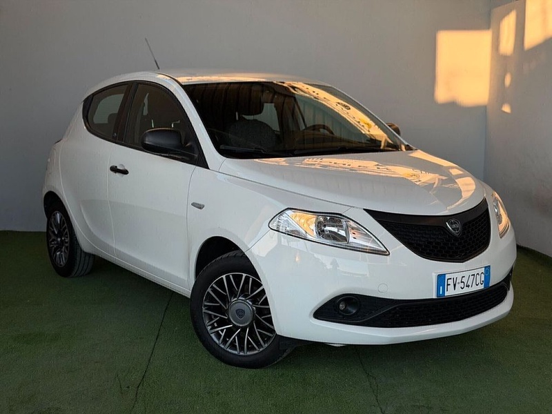 Lancia Ypsilon