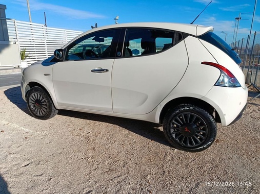 Lancia Ypsilon 2015