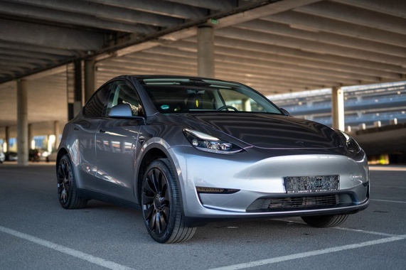 Tesla Model Y 2023