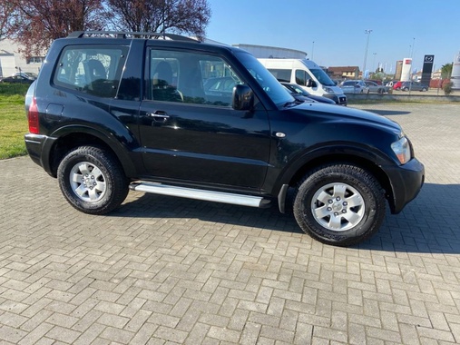 Mitsubishi Pajero 2005
