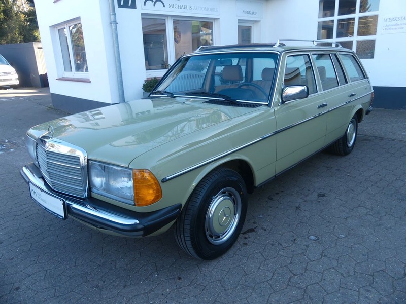 Mercedes-Benz 230