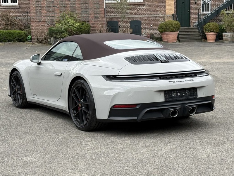 Porsche 992