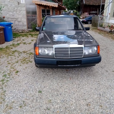 Mercedes-Benz 230 1988