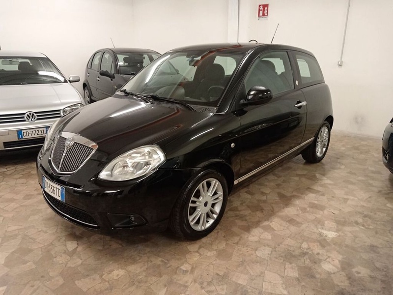 Lancia Ypsilon