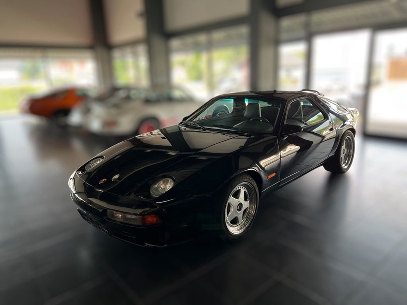 Porsche 928