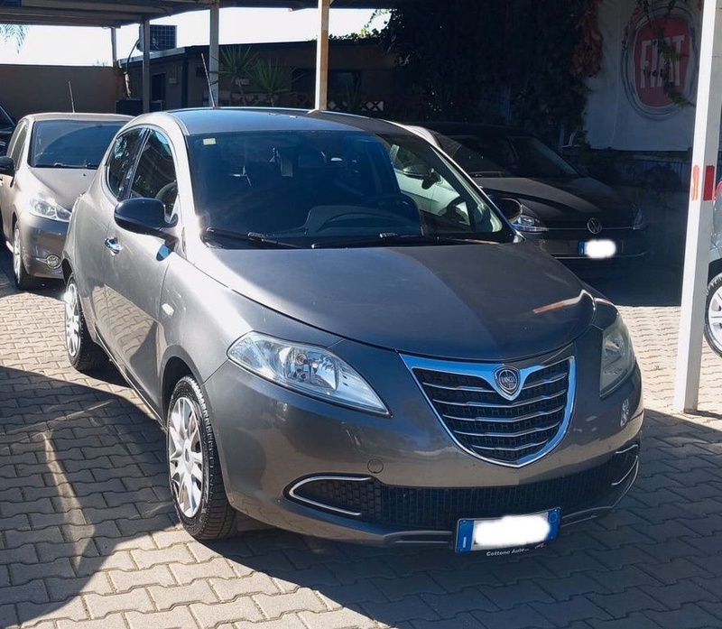 Lancia Ypsilon